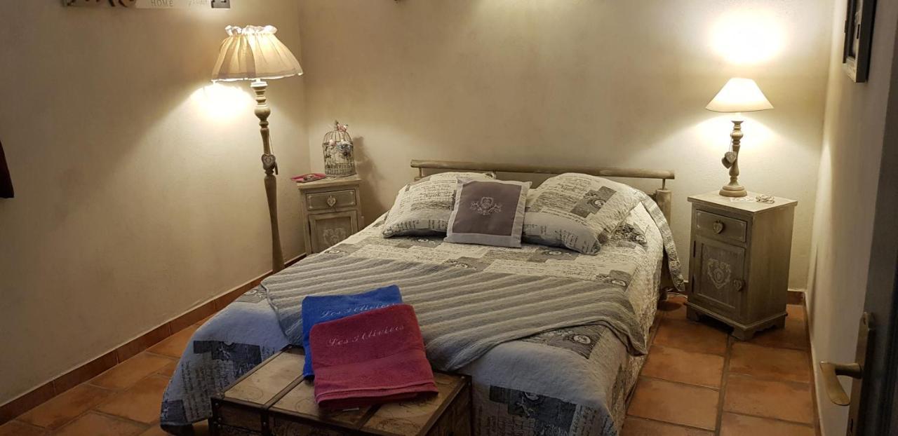 Bed and Breakfast Fenetre Sur Les Alpilles Saint-Martin-de-Crau Esterno foto