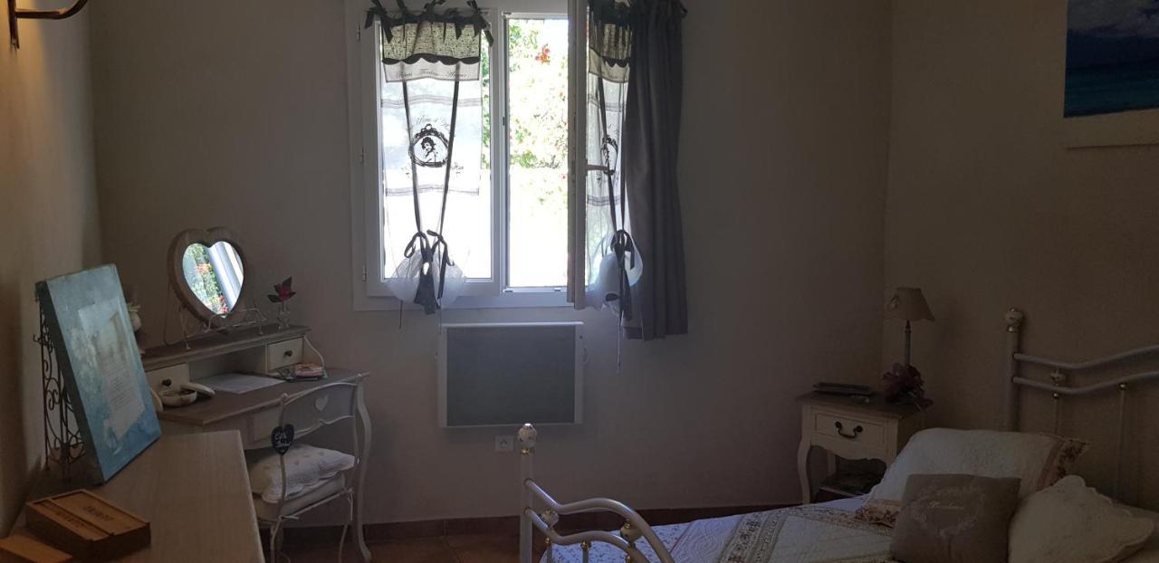 Bed and Breakfast Fenetre Sur Les Alpilles Saint-Martin-de-Crau Esterno foto