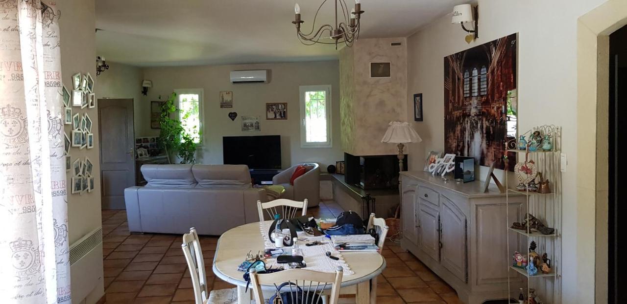 Bed and Breakfast Fenetre Sur Les Alpilles Saint-Martin-de-Crau Esterno foto