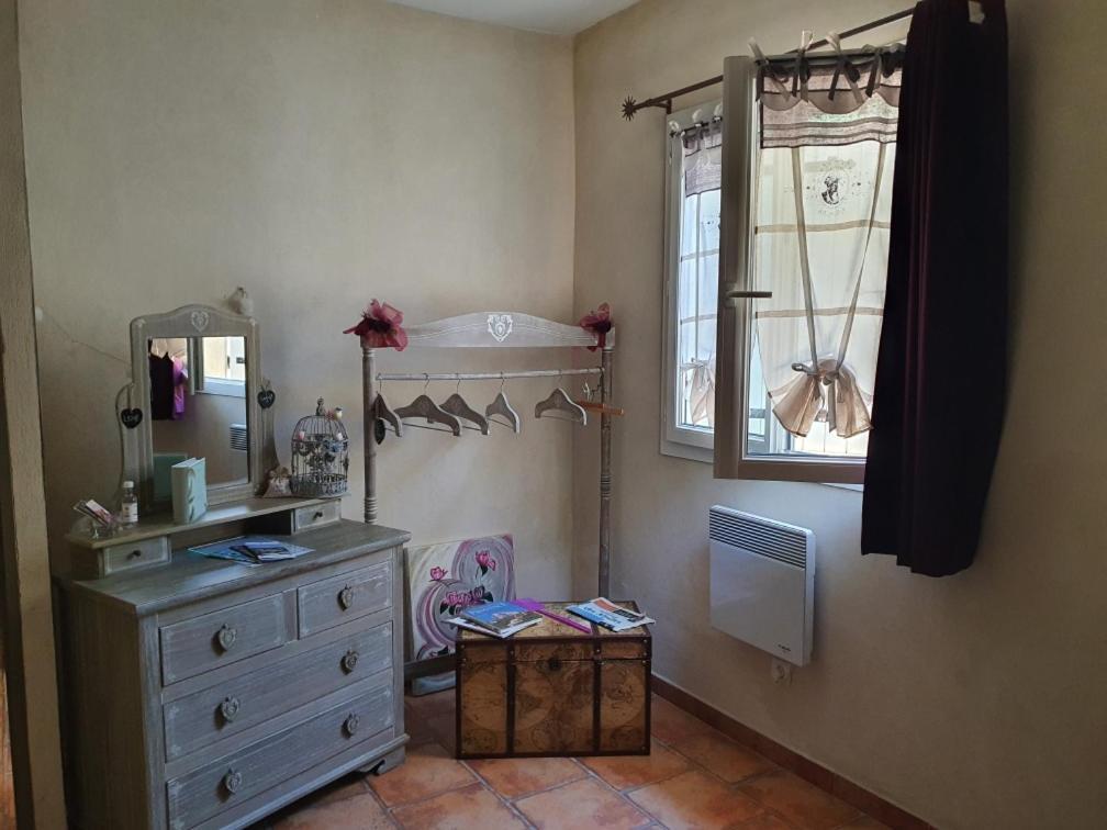 Bed and Breakfast Fenetre Sur Les Alpilles Saint-Martin-de-Crau Esterno foto