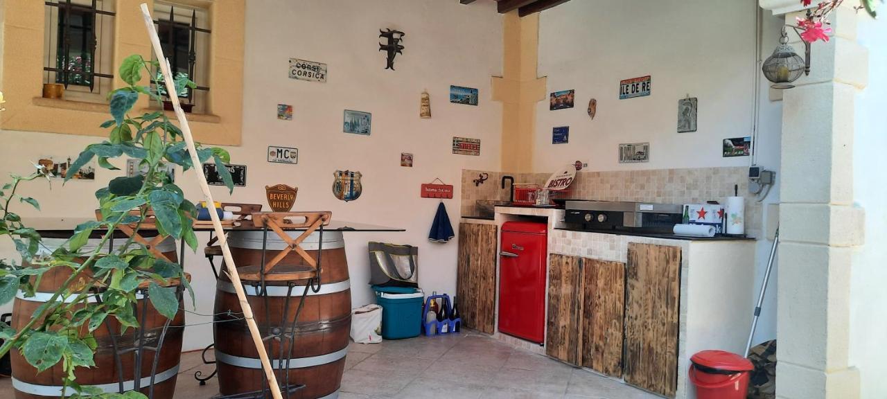 Bed and Breakfast Fenetre Sur Les Alpilles Saint-Martin-de-Crau Esterno foto