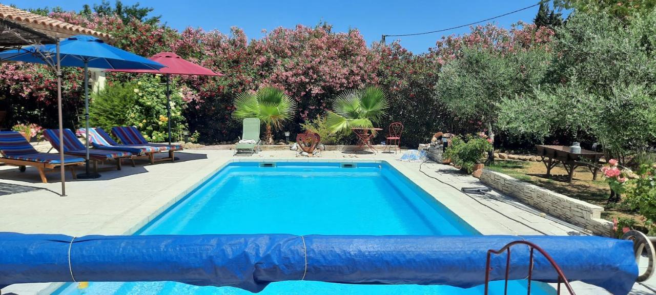 Bed and Breakfast Fenetre Sur Les Alpilles Saint-Martin-de-Crau Esterno foto