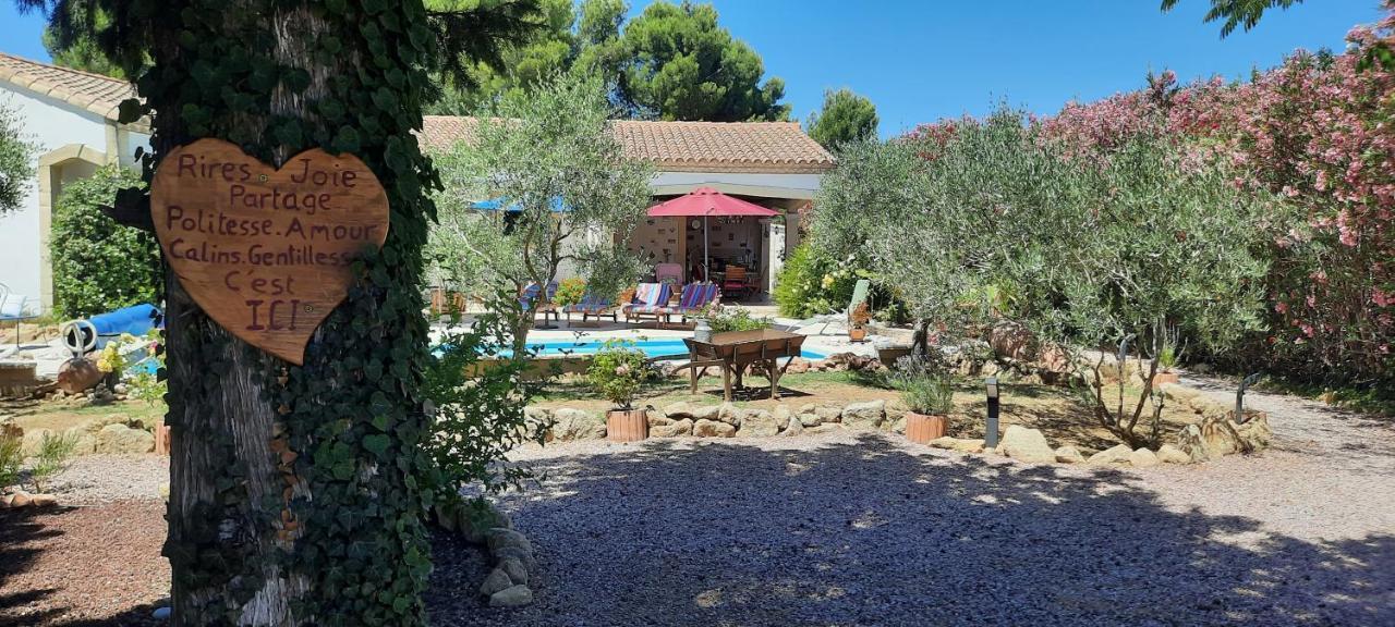 Bed and Breakfast Fenetre Sur Les Alpilles Saint-Martin-de-Crau Esterno foto